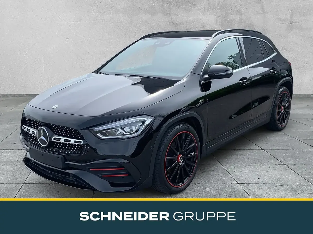 Gebraucht Mercedes GLA200 AMG line 163 PS (119 kW) 2021 SUV