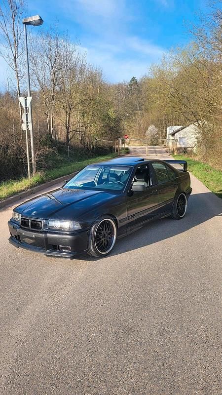 Second-hand BMW 323 170 CP (125 kW) 1995 Negru Berlinǎ