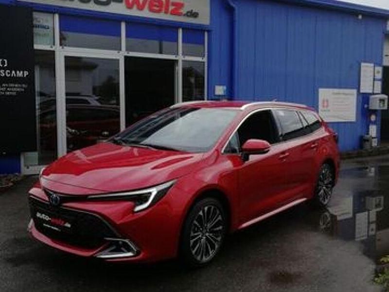 Rot Gebraucht 2023 Toyota Corolla Team Kombi | 29.970 € (Etwas zu teuer) - Bild 1/4