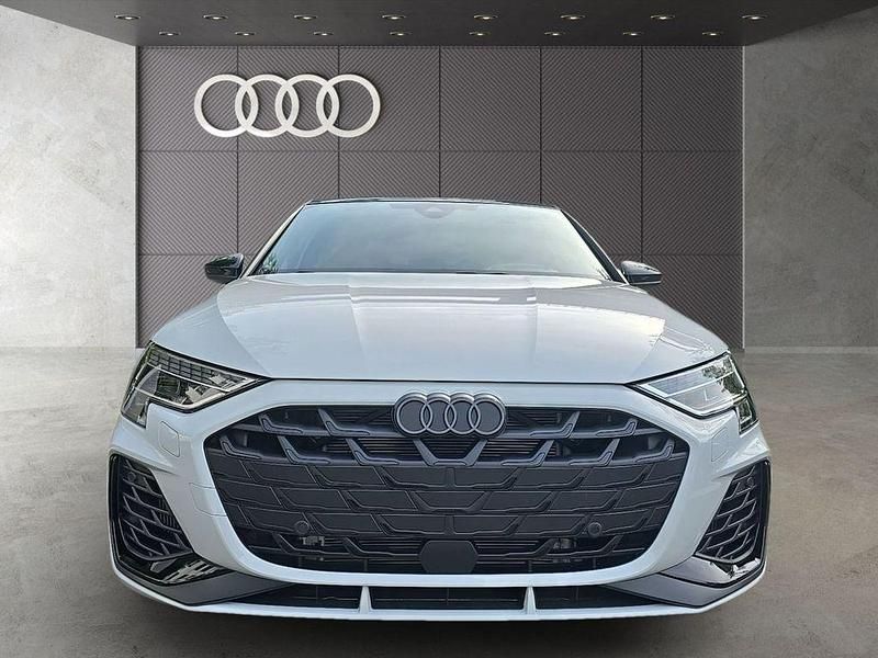 Gebraucht Audi S3 Ambiente 333 PS (244 kW) 2025 Gletscherweiß metallic Limousine