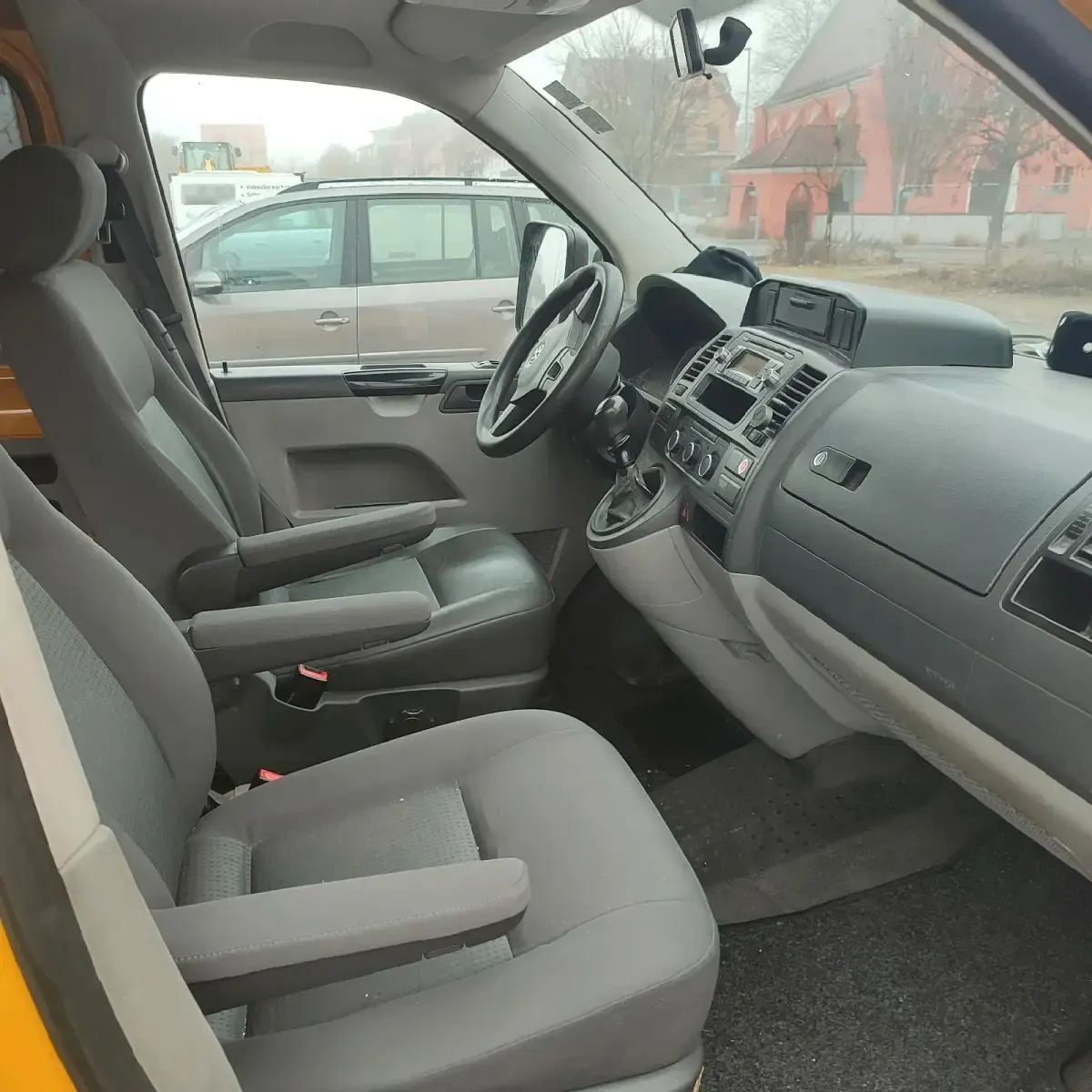 Gebraucht VW T5 102 PS (75 kW) 2010 Gelb Van