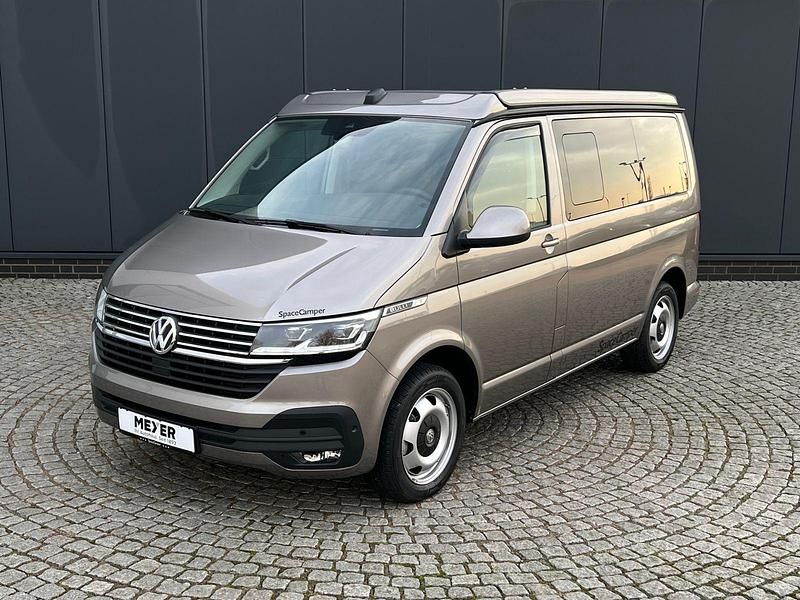 Neu VW Caravelle 204 PS (150 kW) 2025 Mojave beige metallic Van / Kleinbus