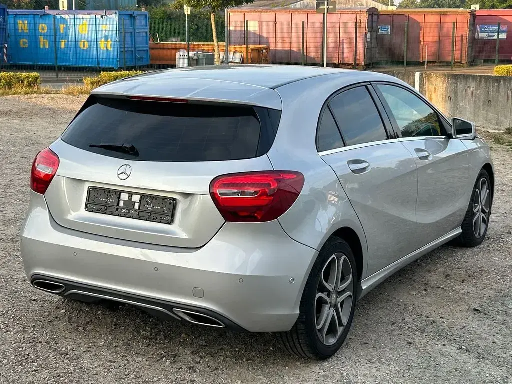 Gebraucht Mercedes A200 136 PS (100 kW) 2015 Silber Kleinwagen
