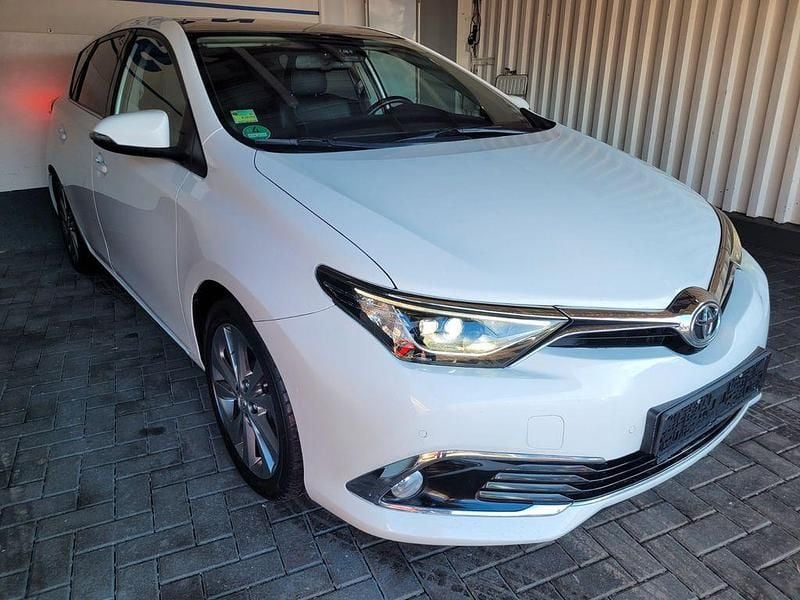 Gebraucht Toyota Auris Executive 116 PS (85 kW) 2016 Weiß Limousine