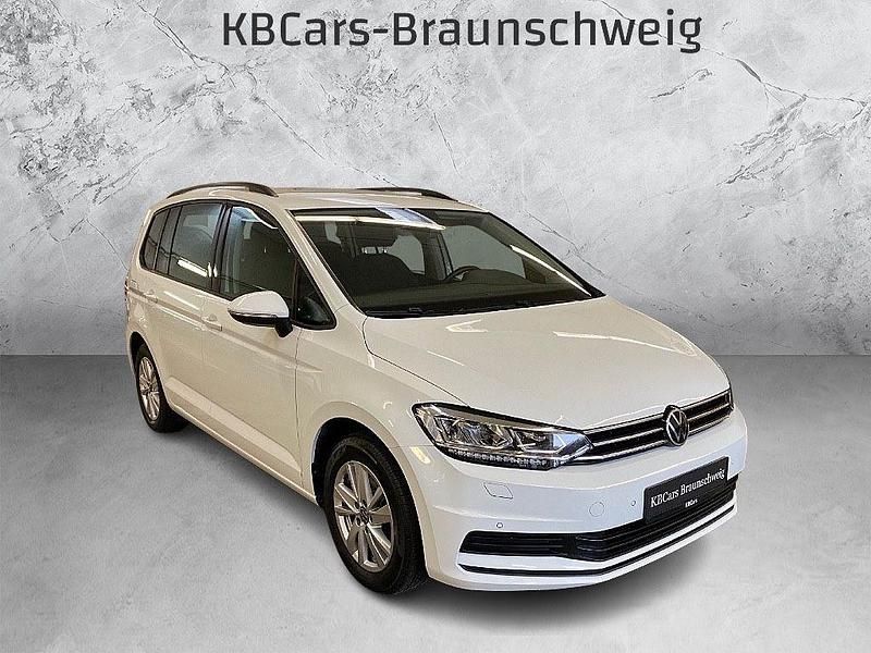 Gebraucht VW Touran 150 PS (110 kW) 2022 Weiß Van / Kleinbus