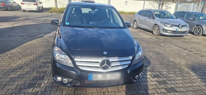 Gebraucht Mercedes B200 136 PS (100 kW) 2014 Schwarz Van / Kleinbus