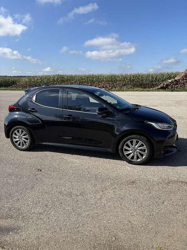 Schwarz Gebraucht 2023 Mazda 2 Limousine | 20.500 € (Fairer Preis) - Bild 1/4