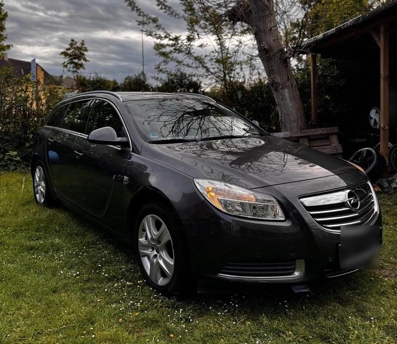 Grau Gebraucht 2009 Opel Insignia Kombi | 4.500 € (Fairer Preis) - Bild 1/4