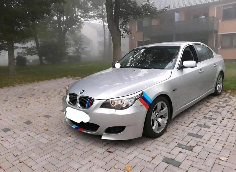 Gebraucht BMW 523 180 PS (132 kW) 2008 Silber Limousine