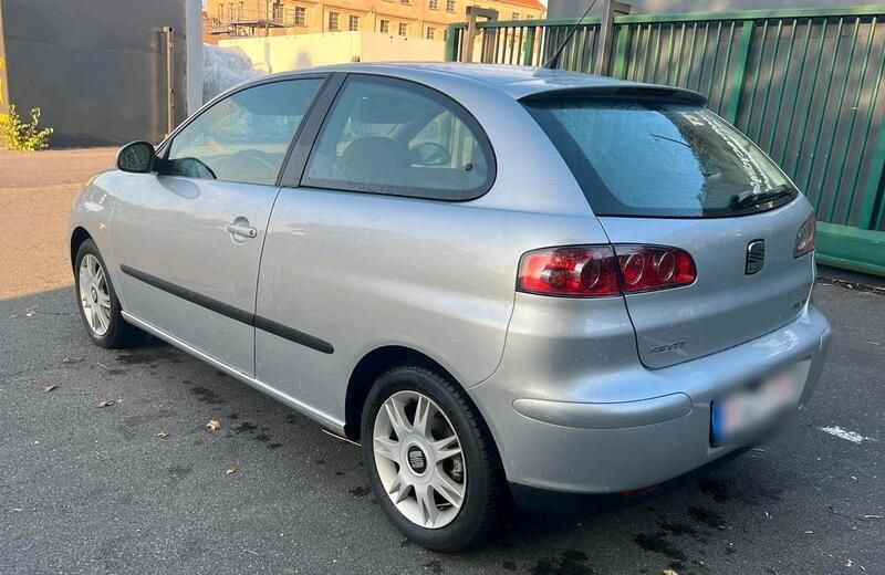 Silber Gebraucht 2004 Seat Ibiza Kleinwagen | 2.199 € (Teuer) - Bild 1/4