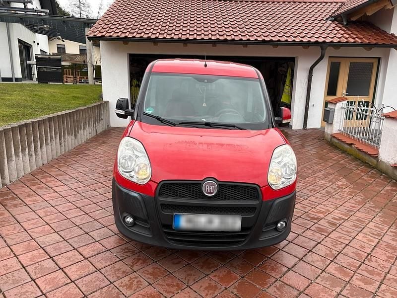 Gebraucht Fiat Doblò 90 PS (66 kW) 2014 Rot Van / Kleinbus