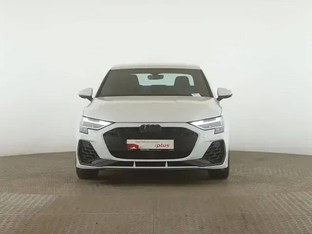 Gebraucht Audi S3 Ambiente 333 PS (244 kW) 2024 Gletscherweiß metallic Limousine