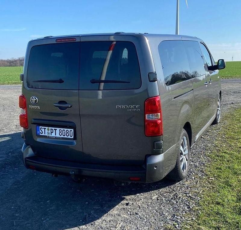 Gebraucht Toyota Proace Executive 177 PS (130 kW) 2022 Grau Van / Kleinbus