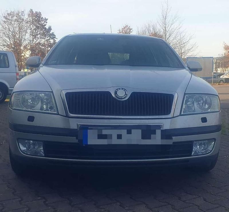 Diamantsilber metallic Gebraucht 2006 Skoda Octavia Elegance Kombi | 1.490 € (Guter Preis) - Bild 1/4