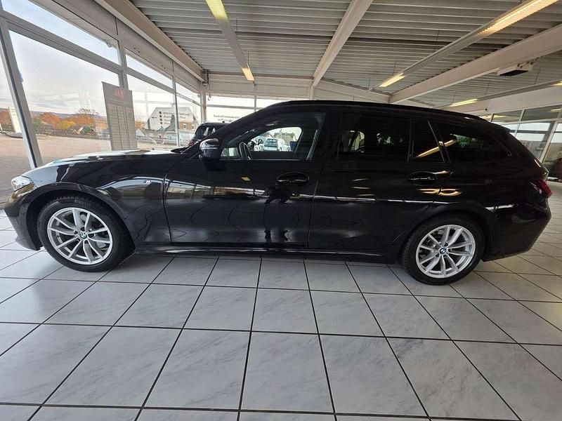 Gebraucht BMW 320 M Sport 190 PS (139 kW) 2024 Schwarz Kombi