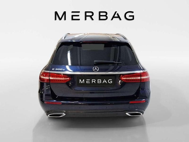 Gebraucht Mercedes E300 211 PS (155 kW) 2022 Metalliclack nautikblau Kombi