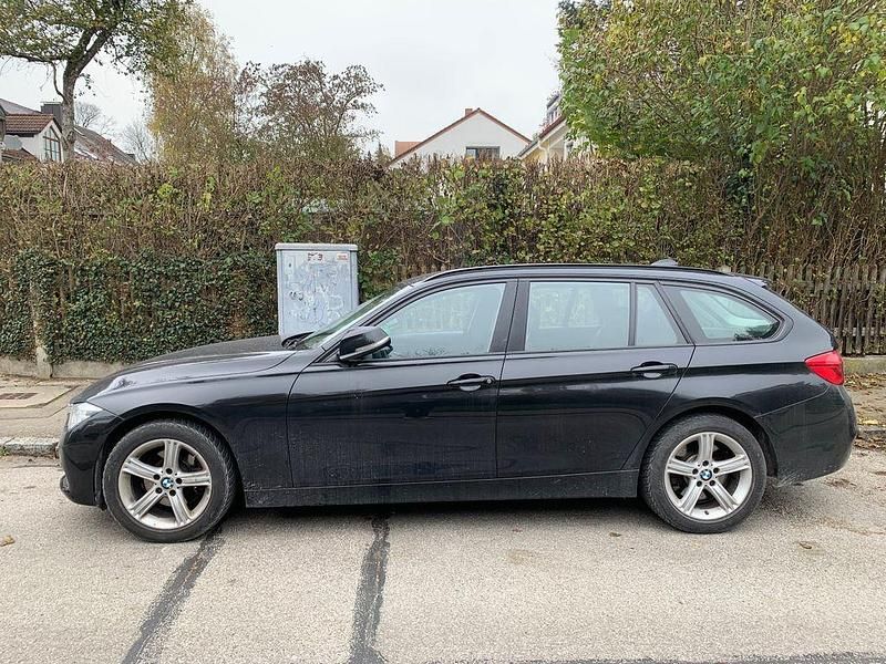 Gebraucht BMW 330 258 PS (189 kW) 2018 Schwarz Kombi