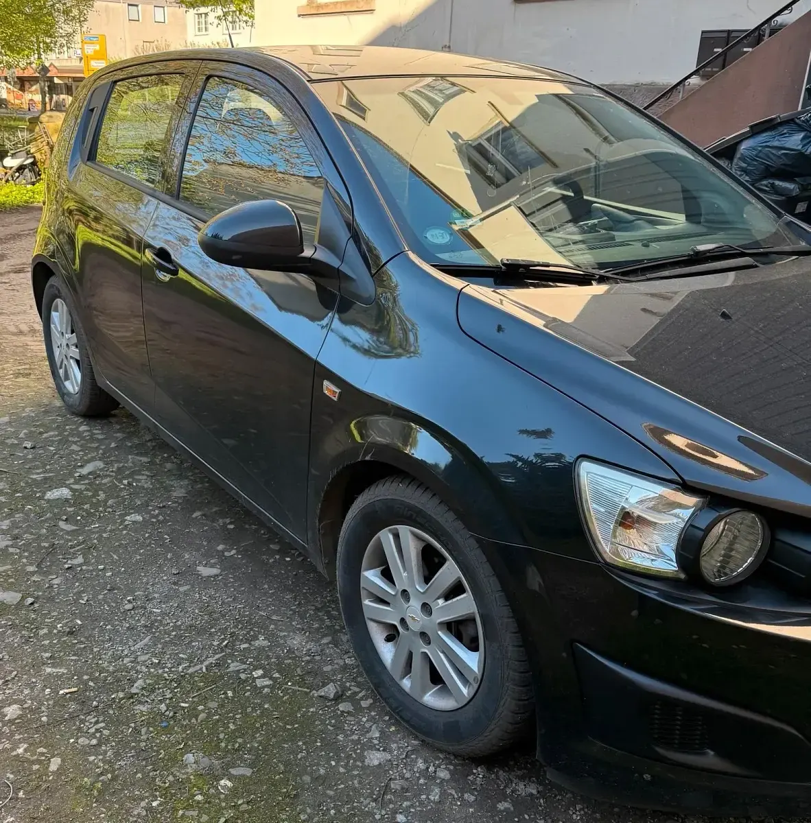 Usado Chevrolet Aveo 86 HP (63 kW) 2014 Preto Citadino