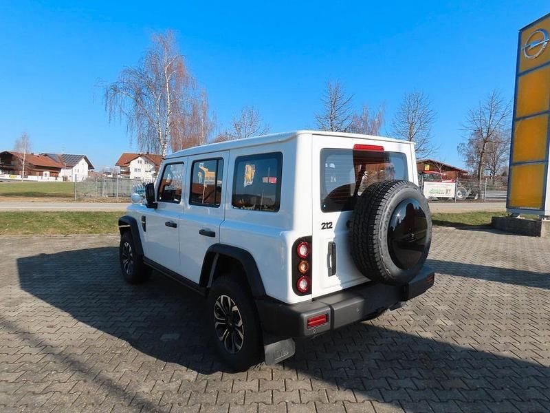 Neu BAW 212 166 PS (122 kW) 2026 Weiß SUV