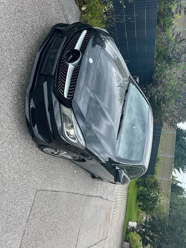 Schwarz Gebraucht 2013 Mercedes CLA180 AMG line Limousine | 11.000 € (Fairer Preis) - Bild 1/4