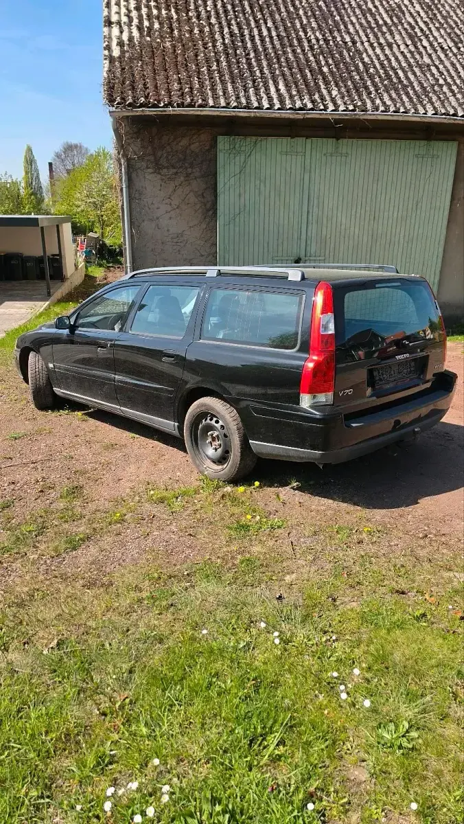 Używany Volvo V70 140 KM (102 kW) 2004 Czarny Kombi