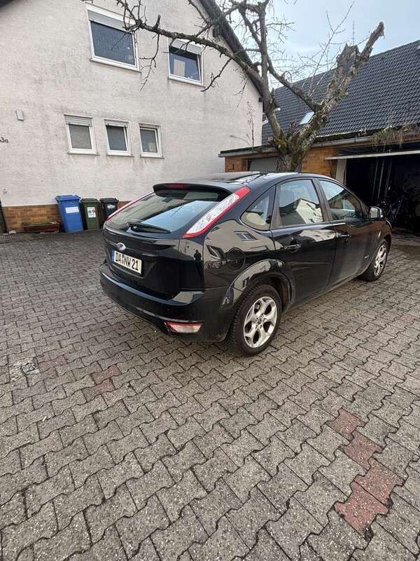 Gebraucht 2009 Ford Focus Limousine | 3.750 € (Etwas zu teuer) - Bild 1/4