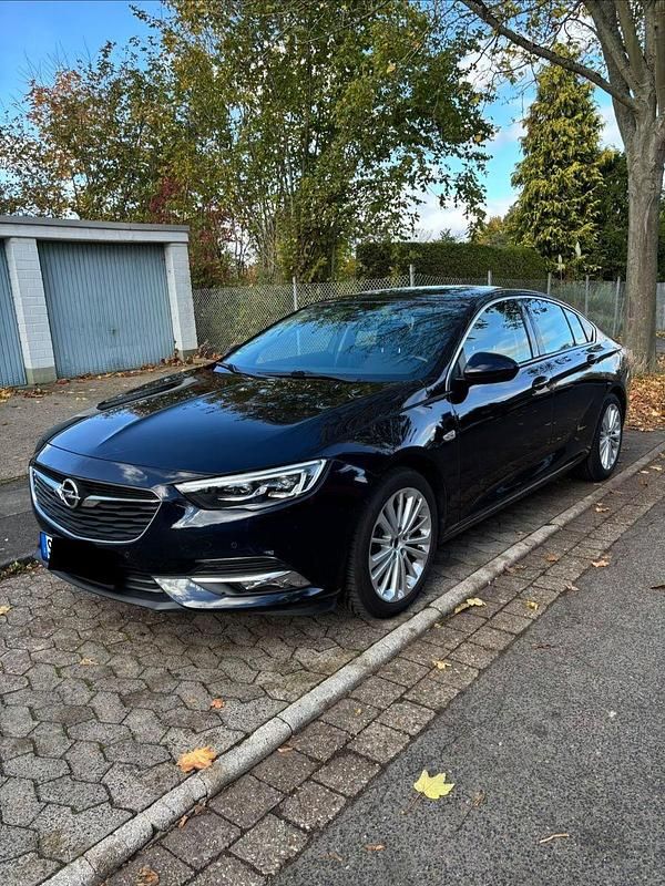 Blau Gebraucht 2017 Opel Insignia Dynamic Limousine | 15.300 € (Fairer Preis) - Bild 1/4