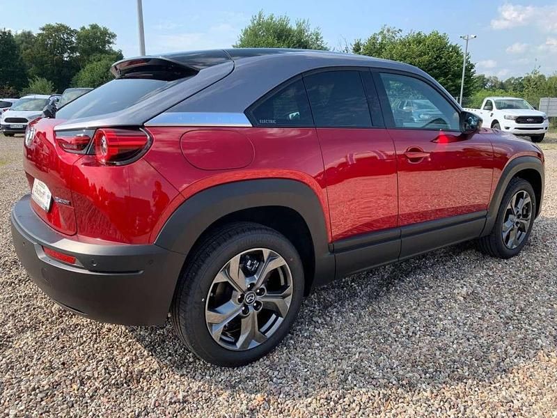 Gebraucht Mazda MX30 Comfort 107 kW (146 PS) 2022 Magmarot metallic SUV