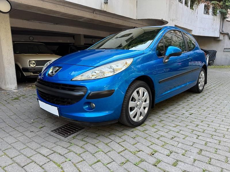 Blau Gebraucht 2008 Peugeot 207 Coupé | 2.200 € - Bild 1/4