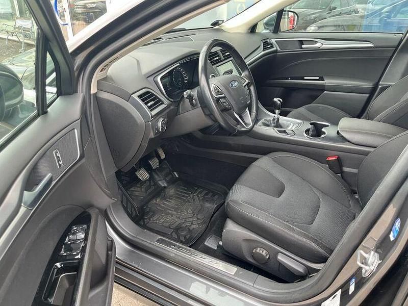 Gebraucht Ford Mondeo Titanium 150 PS (110 kW) 2018 Grau Kombi