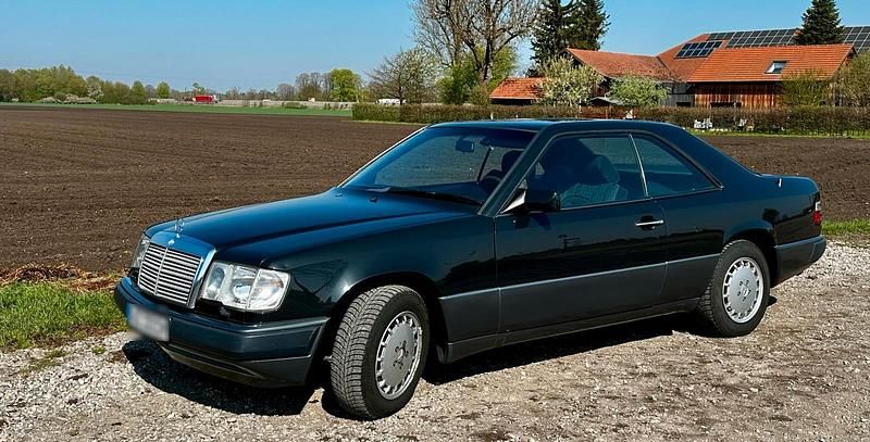 Second-hand Mercedes E320 1993 Negru Coupe