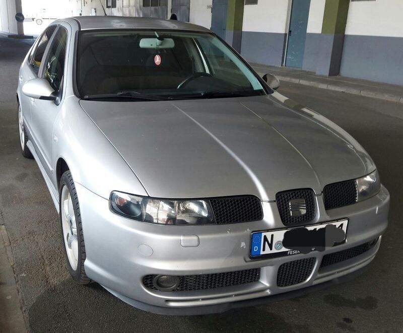 Silber Gebraucht 2004 Seat Leon FR Limousine | 1.500 € (Superpreis) - Bild 1/4