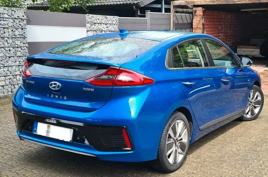 Gebraucht Hyundai Ioniq Style 141 PS (103 kW) 2017 Blau Kleinwagen