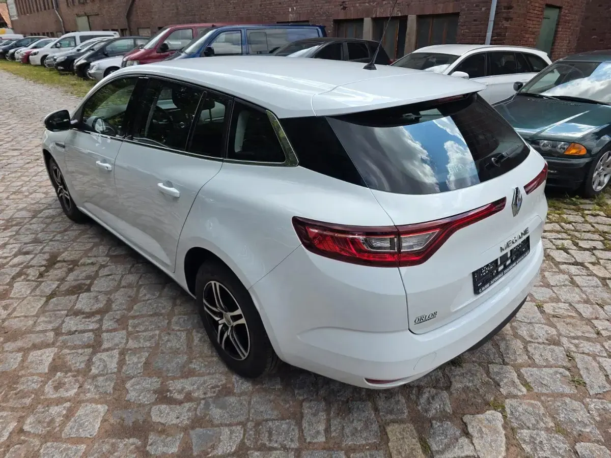 Gebraucht Renault Mégane GrandTour 115 PS (84 kW) 2018 Weiß Kombi