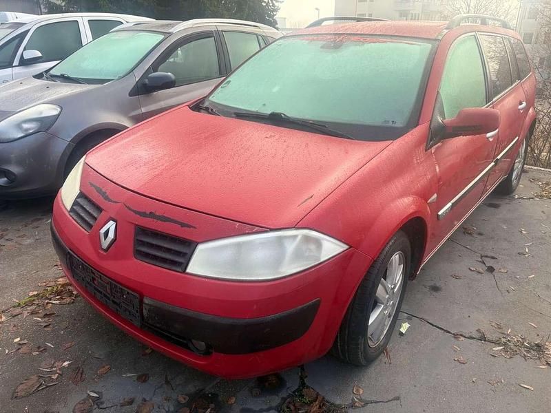 Rot Gebraucht 2004 Renault Mégane GrandTour Dynamique Kombi | 300 € (Superpreis) - Bild 1/4