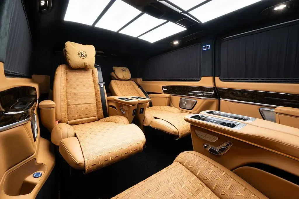 Neu Mercedes V300 Business 237 PS (174 kW) 2026 Schwarz Van / Kleinbus