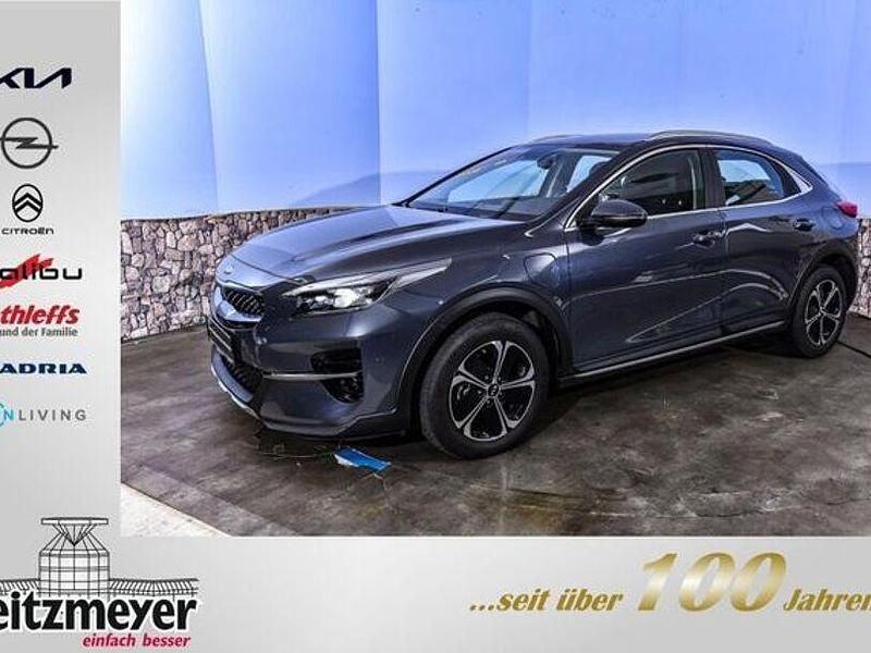 Grau Gebraucht 2020 Kia XCeed Spirit SUV | 21.990 € (Etwas zu teuer) - Bild 1/4