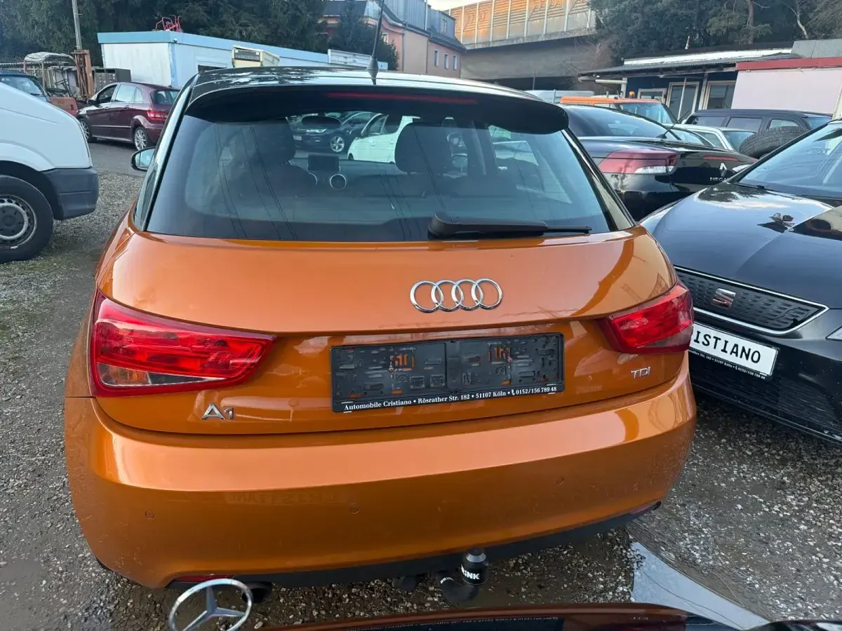 Gebraucht Audi A1 Sportback Attraction 90 PS (66 kW) 2014 Orange Kleinwagen