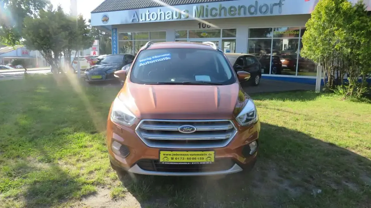 Gebraucht Ford Kuga Titanium 182 PS (133 kW) 2017 Torinobraun metallic SUV