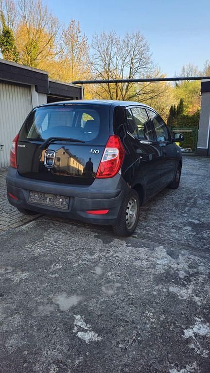 Gebraucht Hyundai i10 69 PS (50 kW) 2012 Schwarz Kleinwagen