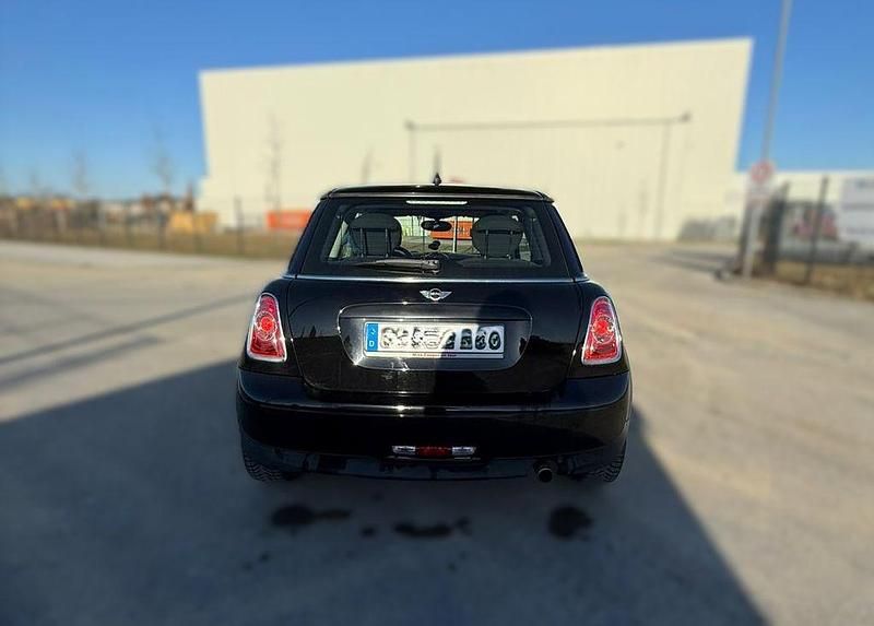 Gebraucht Mini ONE 98 PS (72 kW) 2011 Schwarz Kleinwagen