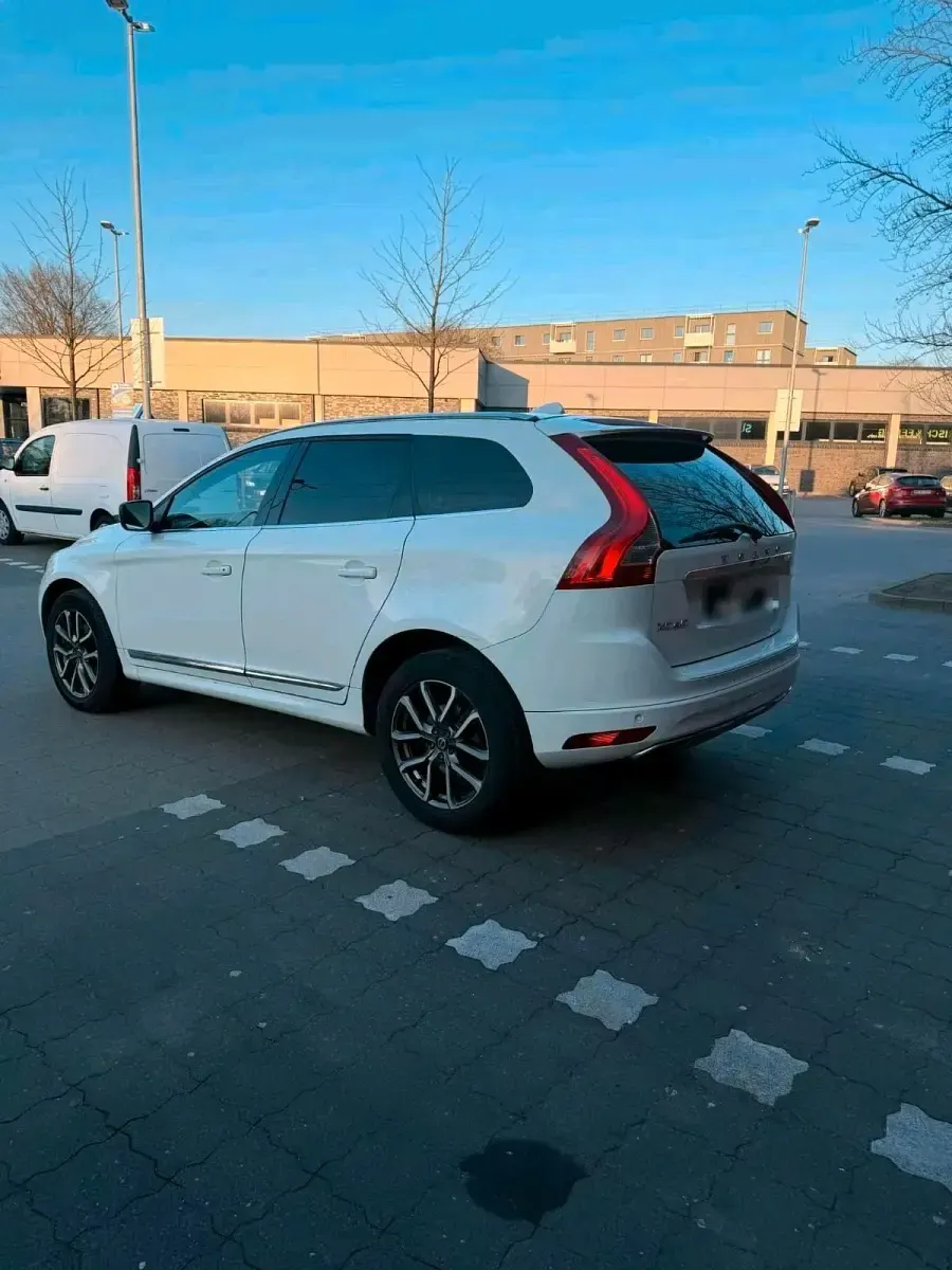 Gebraucht Volvo XC60 190 PS (139 kW) 2015 Weiß SUV