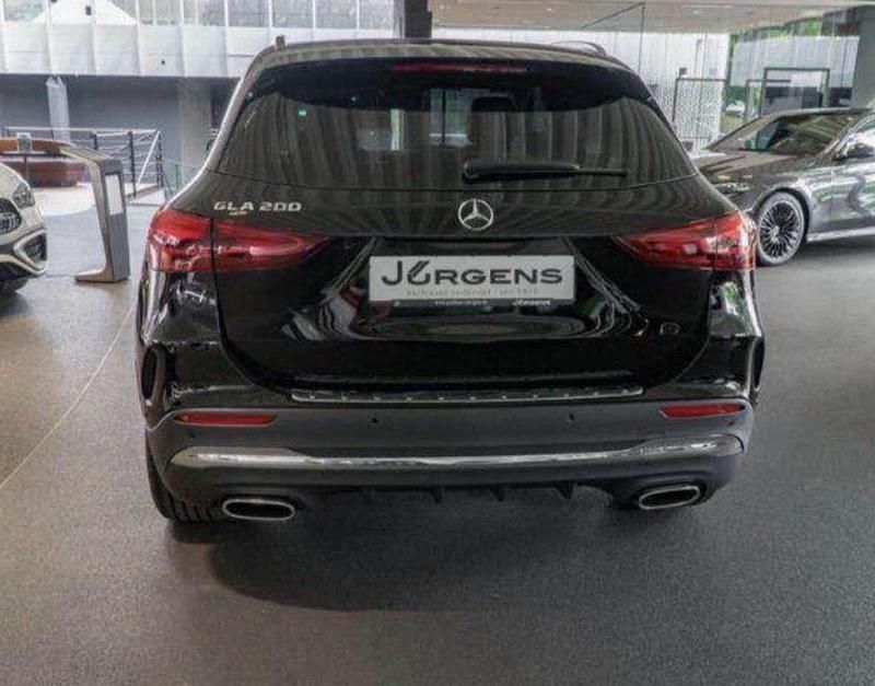 Gebraucht Mercedes GLA200 163 PS (119 kW) 2024 Schwarz SUV