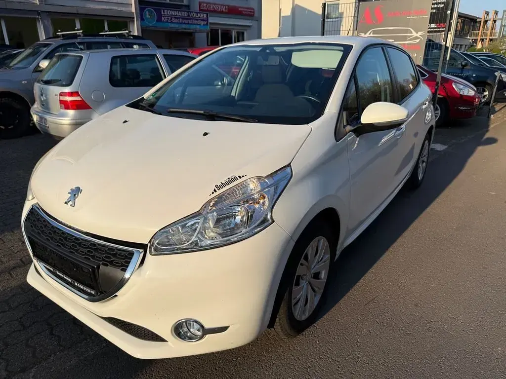 Gebraucht Peugeot 208 Active 82 PS (60 kW) 2014 Weiß Kleinwagen