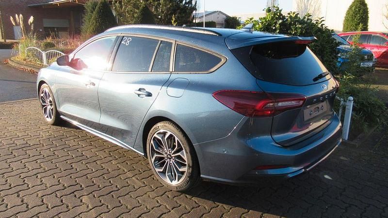 Gebraucht Ford Focus ST-Line X 155 PS (114 kW) 2025 Blau Limousine