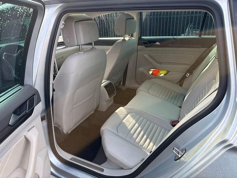 Gebraucht VW Passat GTE 156 PS (114 kW) 2022 Silber Kombi
