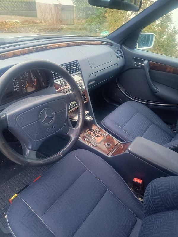 Gebraucht Mercedes C280 197 PS (144 kW) 1997 Silber Kombi