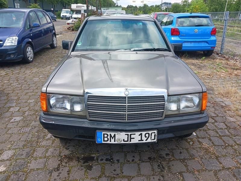 Gebraucht Mercedes 190 118 PS (86 kW) 1986 Grau Limousine