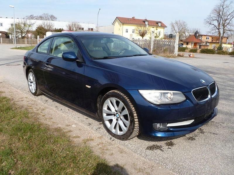 Gebraucht BMW 320 Exclusive 184 PS (135 kW) 2012 Blau Coupé