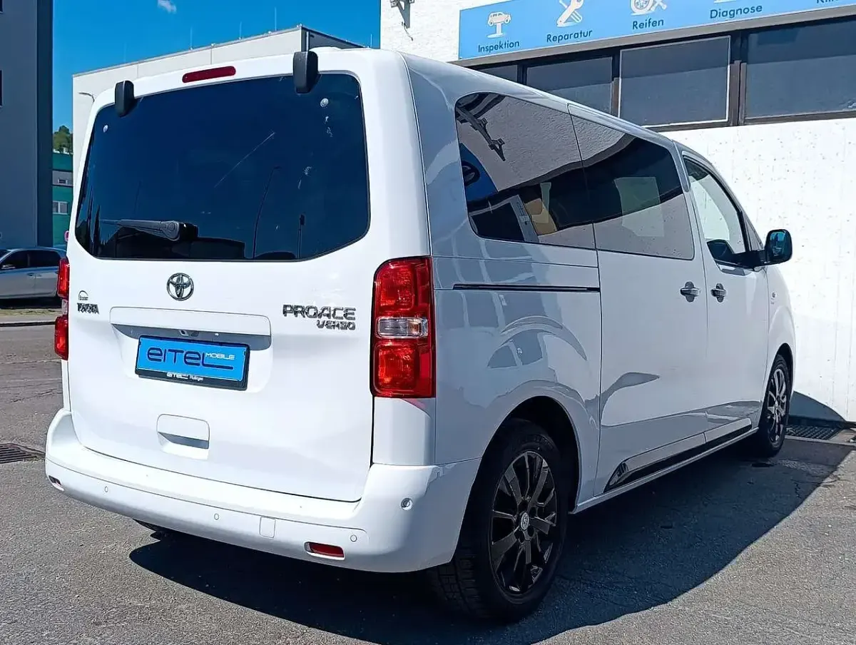 Gebraucht Toyota Proace Executive 177 PS (130 kW) 2022 Icy white Van / Kleinbus